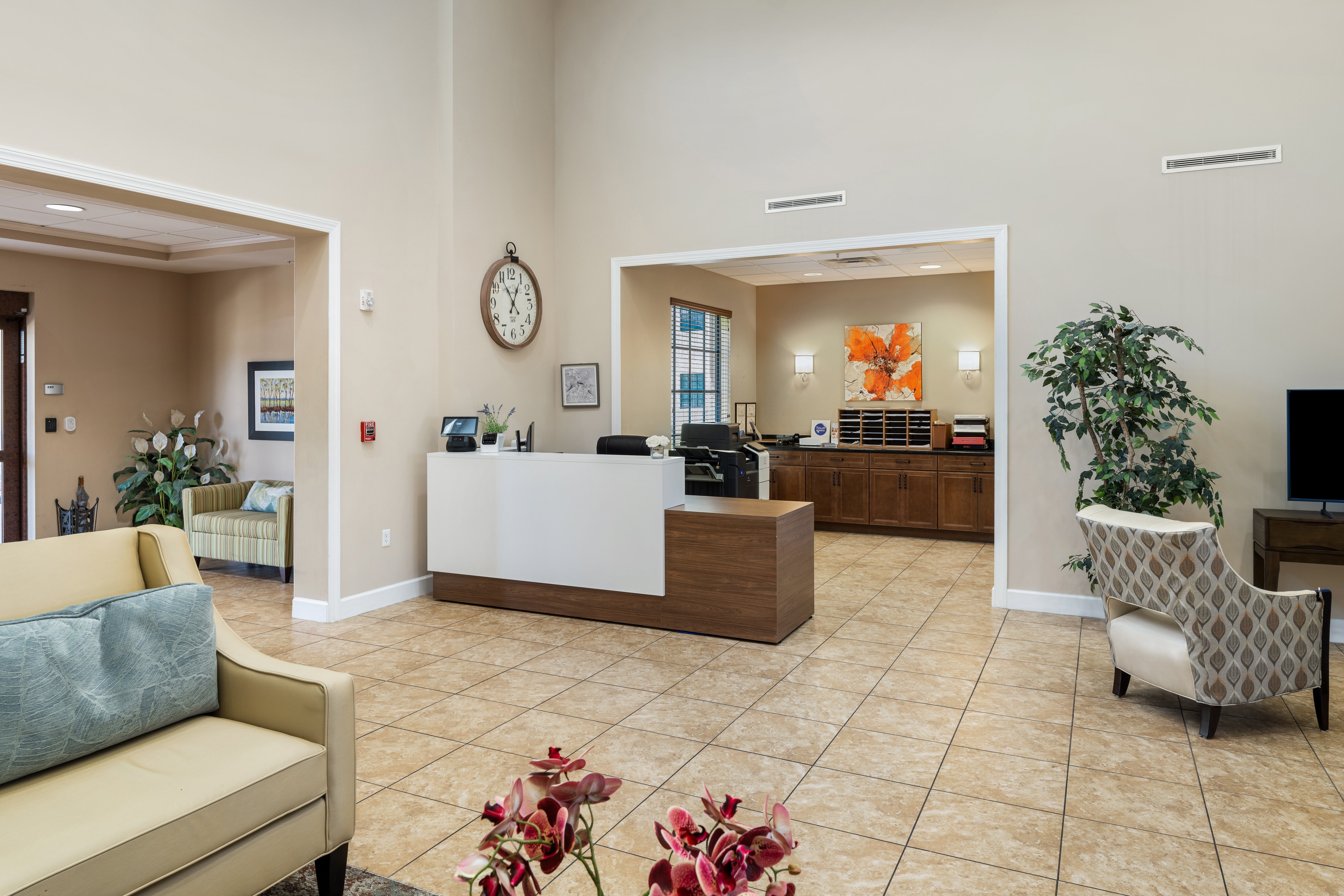 Discovery Commons Cypress Point front desk