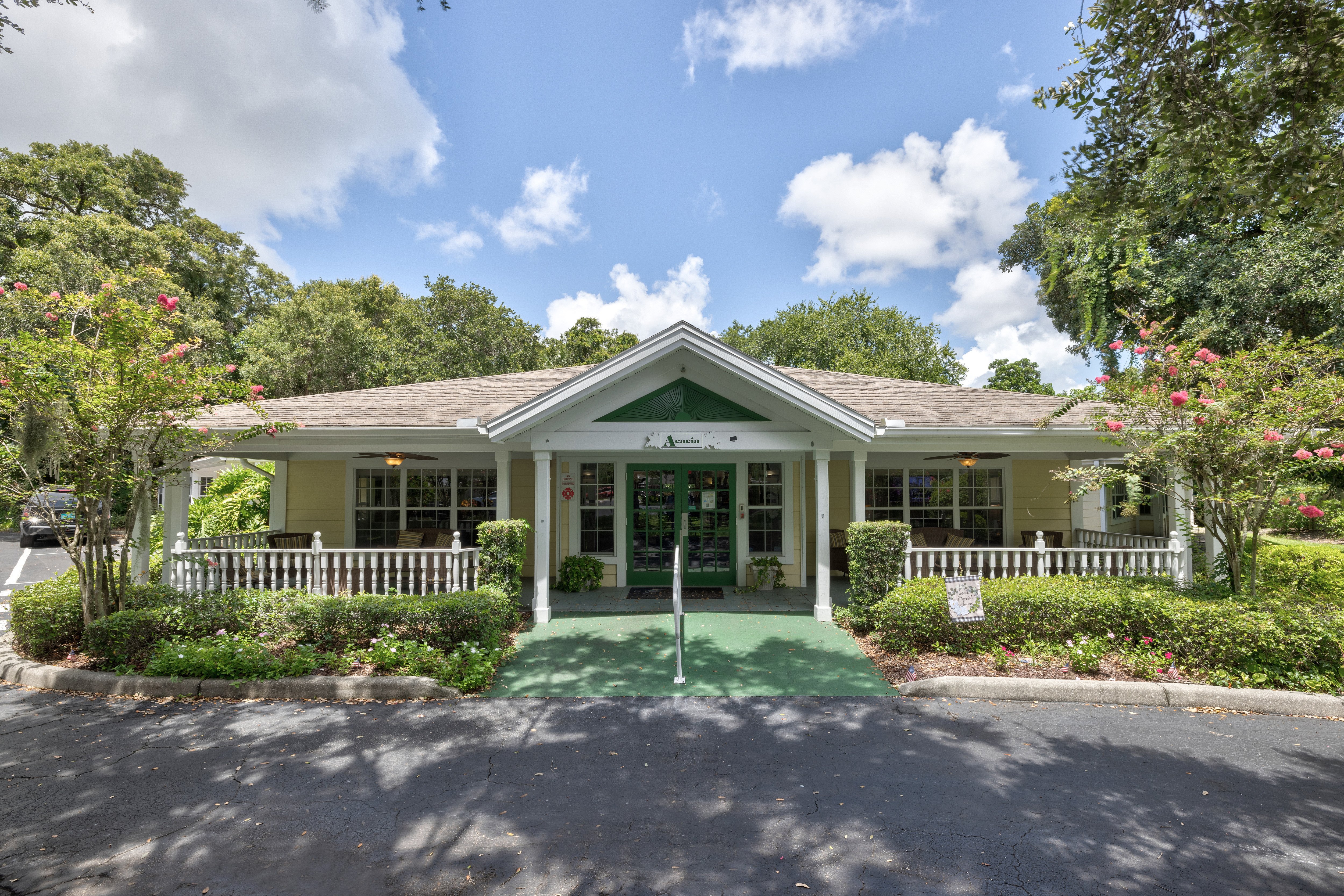 Discovery Commons Bradenton entrance