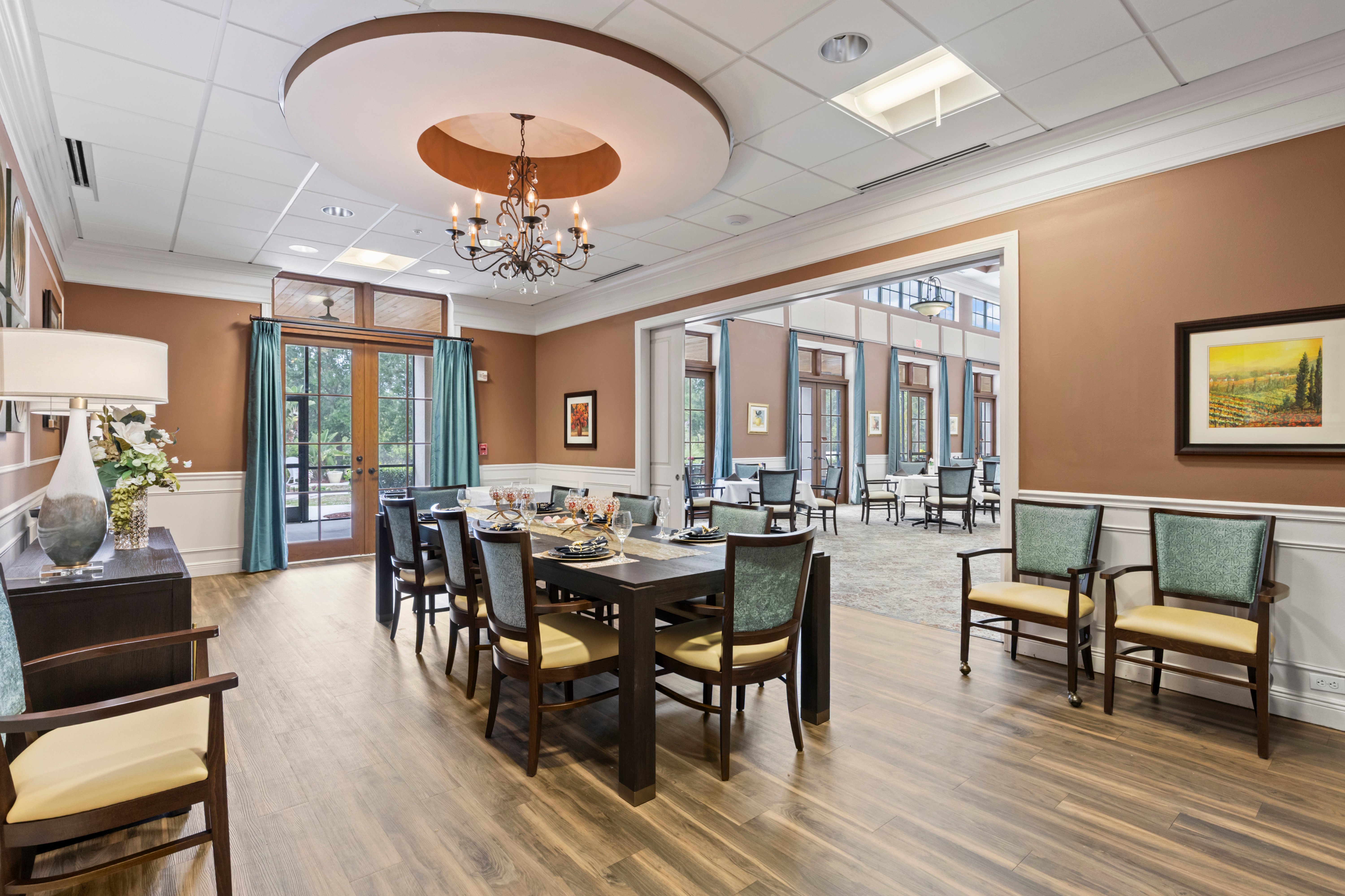 Discovery Commons South Biscayne dining room