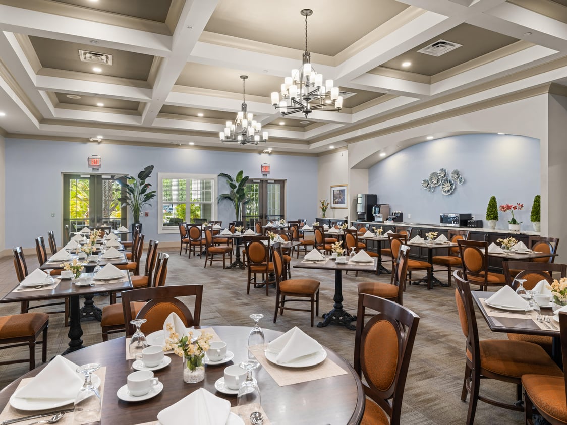 Diamond Oaks Village dining room